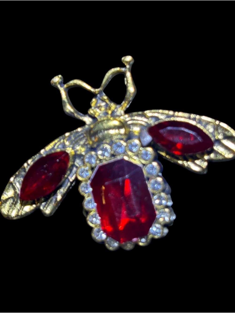 Aratta Jade Bee Pin NWOT